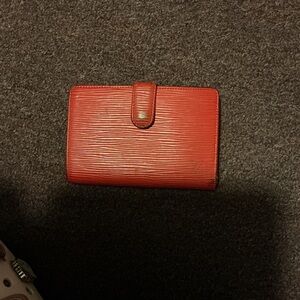 LVVVVVVV00 Red wallet (DAMAGED)